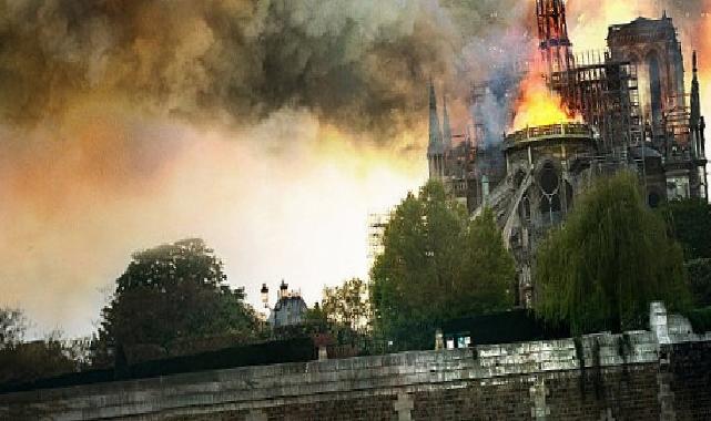 2 Bölümlük Seri  ‘Notre Dame: Küllerinden Doğan Tarih’ 
