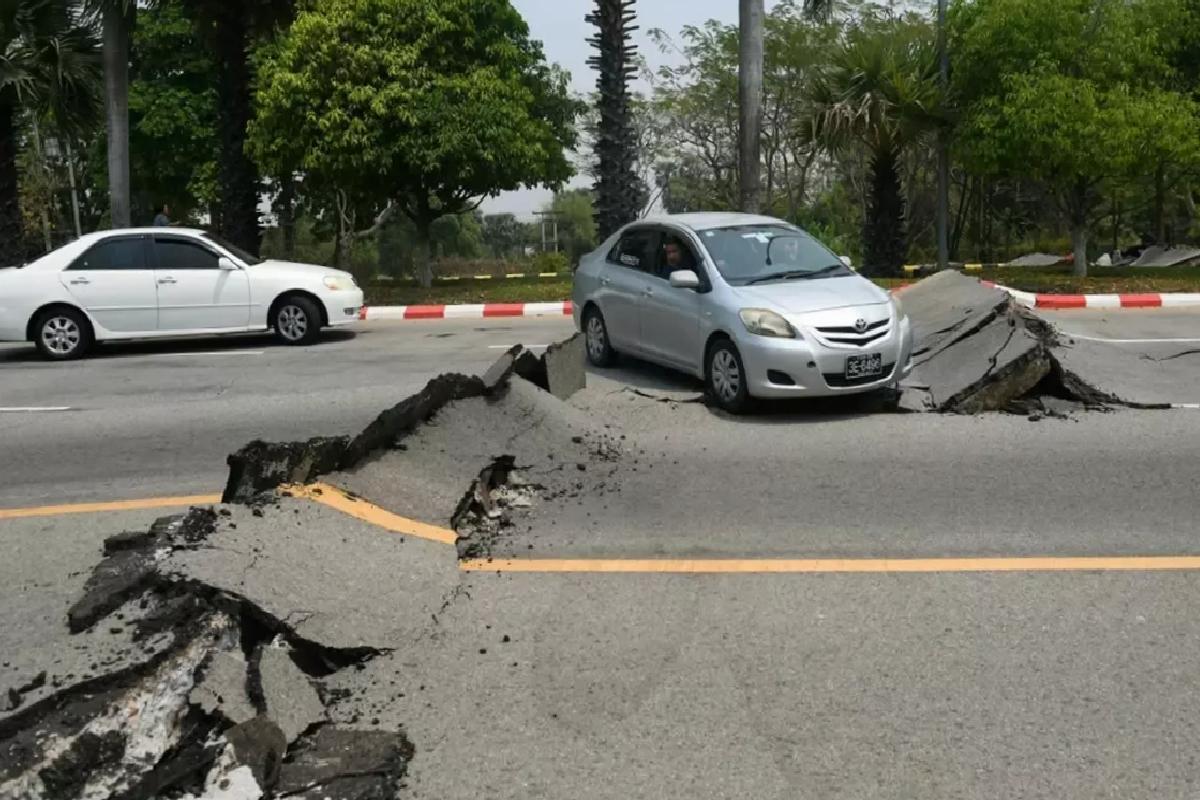 7,7’lik depremin vurduğu Myanmar’da ölü sayısı 2900’e yaklaştı