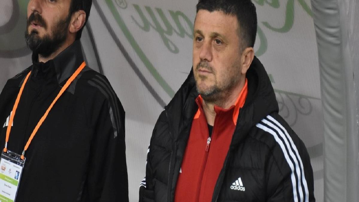 Adanaspor’da teknik direktör Hakan Keleş ve bazı futbolcularla yollar ayrıldı