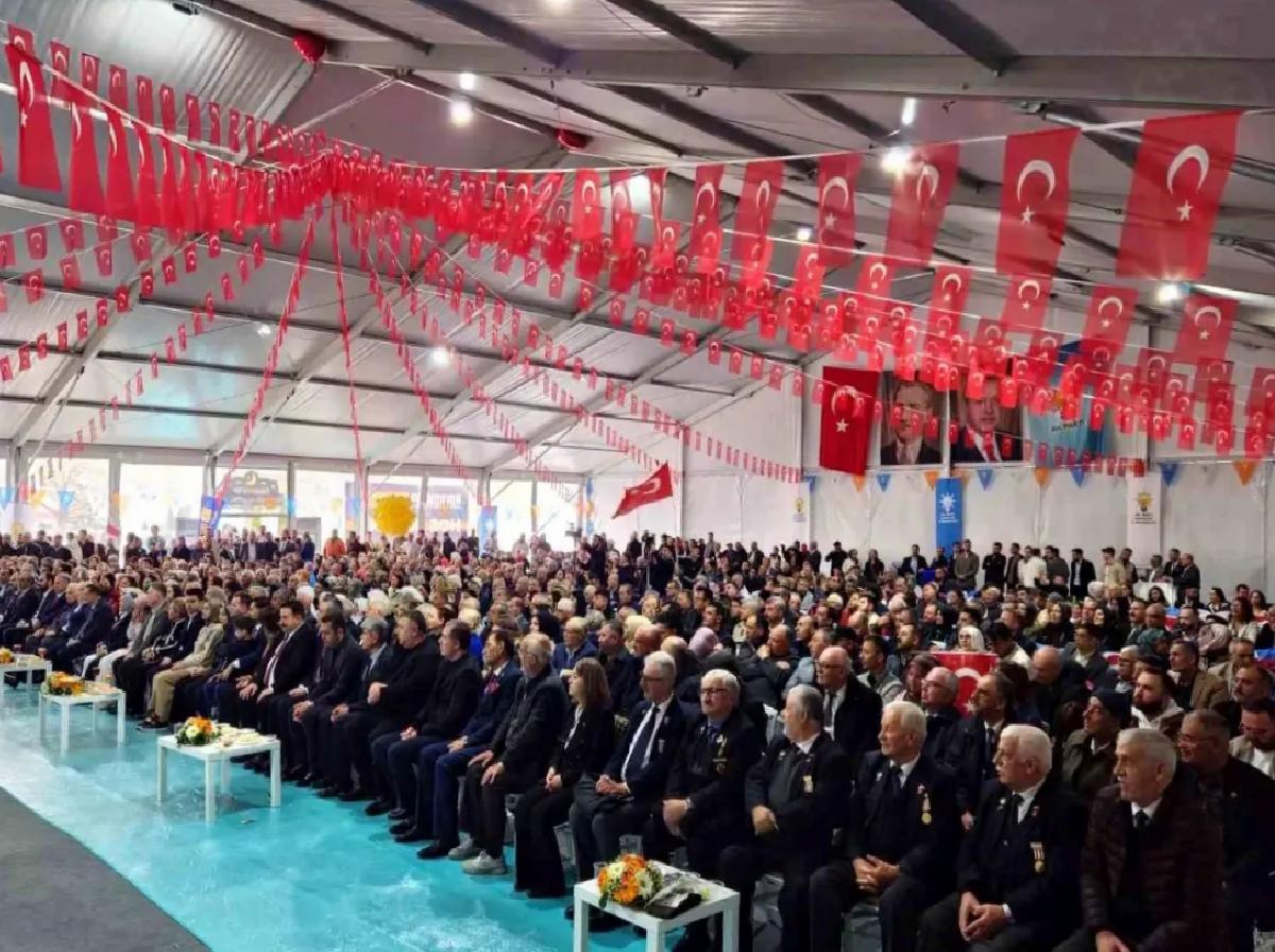 AK Parti Eskişehir’de bayramlaşma programı düzenledi