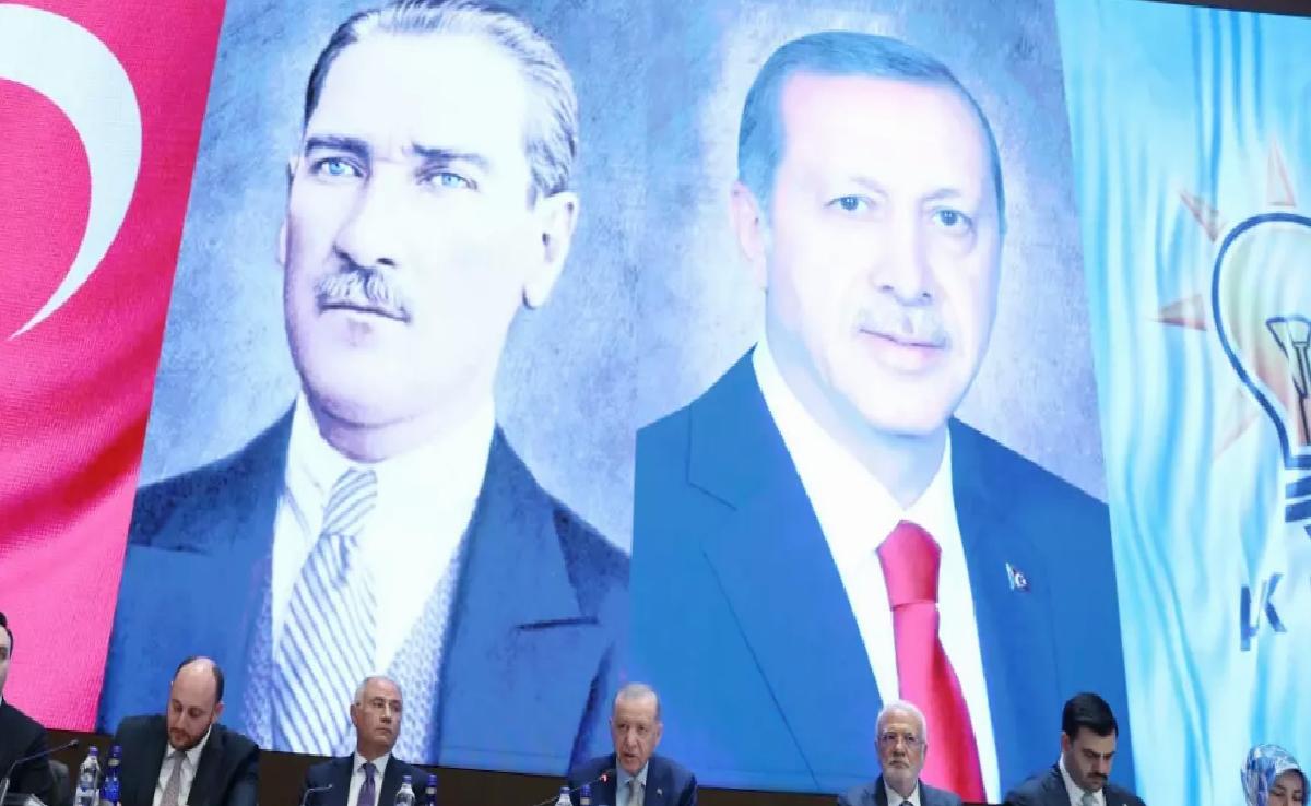 AK Parti’li Çelik: Terör örgütünün kendini feshetmesi bir dönüm noktası olacaktır