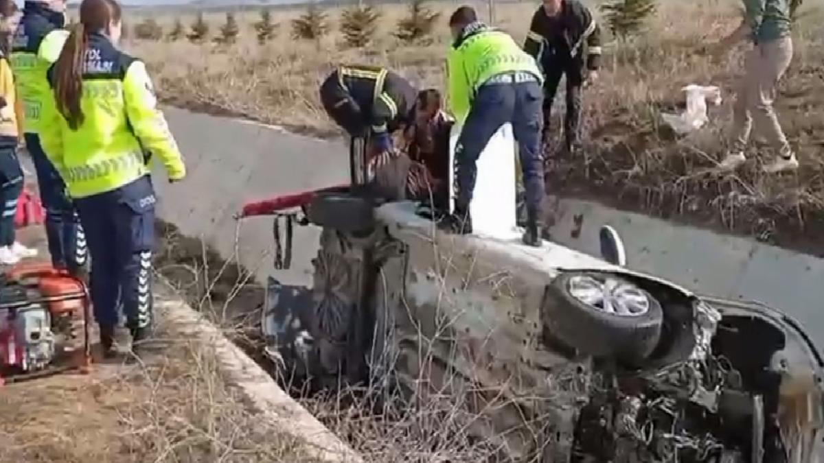 Aksaray’da otomobil sulama kanalına düştü: 4 kişi yaralandı