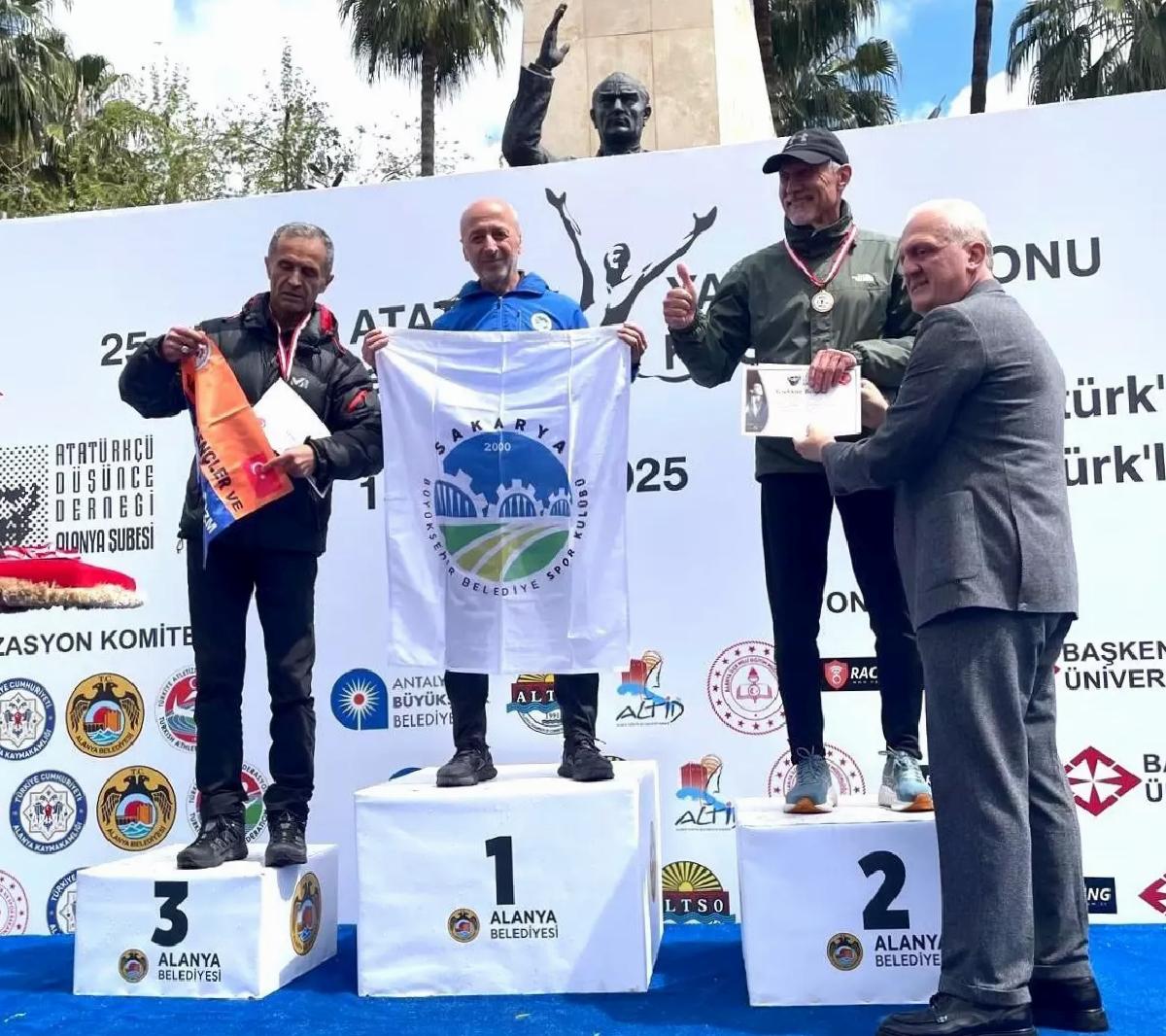 Ali Turan, 25. Alanya Atatürk Yarı Maratonu’nda Şampiyon Oldu