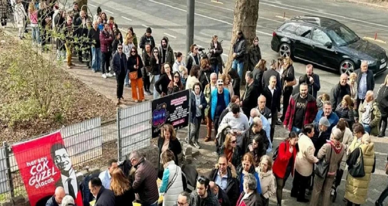 Almanya’da atılan imzalara konsolosluk el koyup yırttı