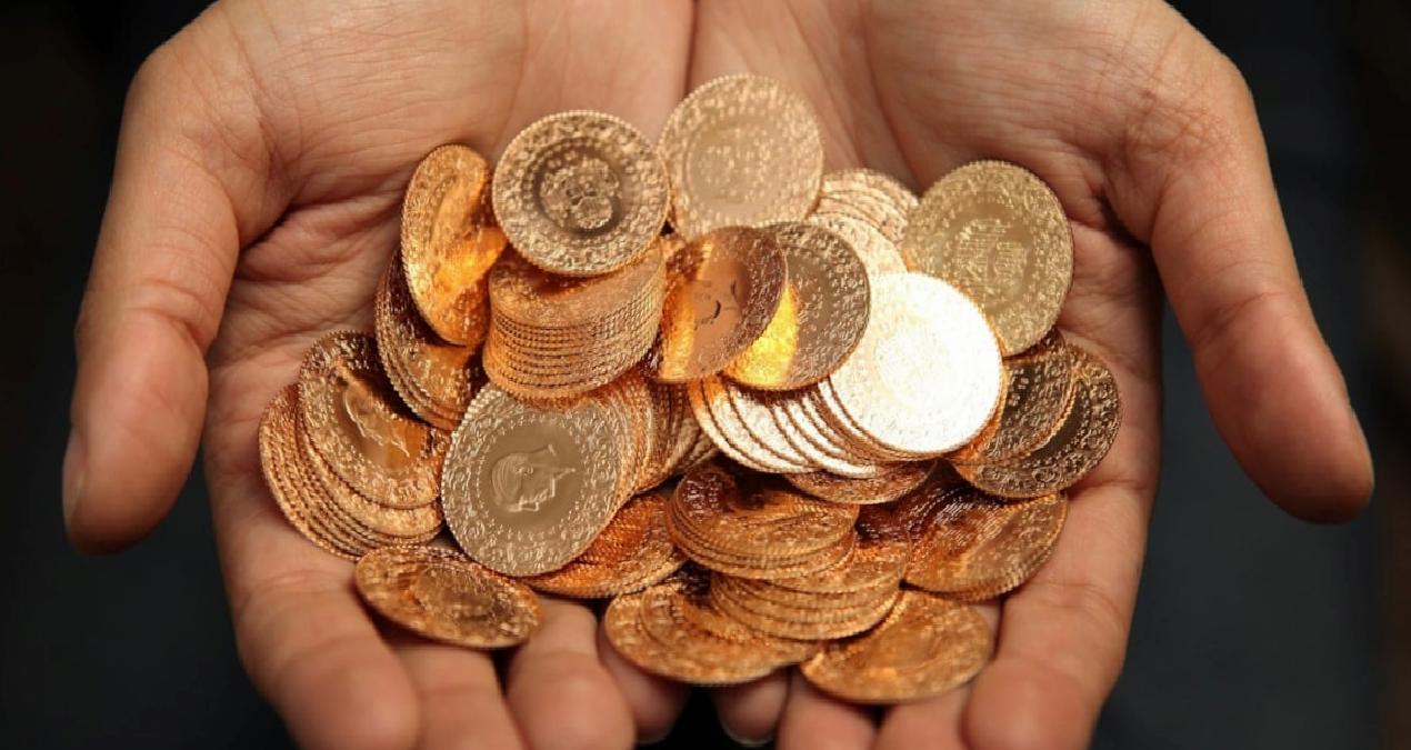 Altın fiyatları rekor kırmaya doymadı: Gram, çeyrek, tam altında son durum