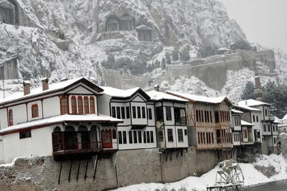 Amasya’nın Yüksek Kesimlerinde Kar Yağışı