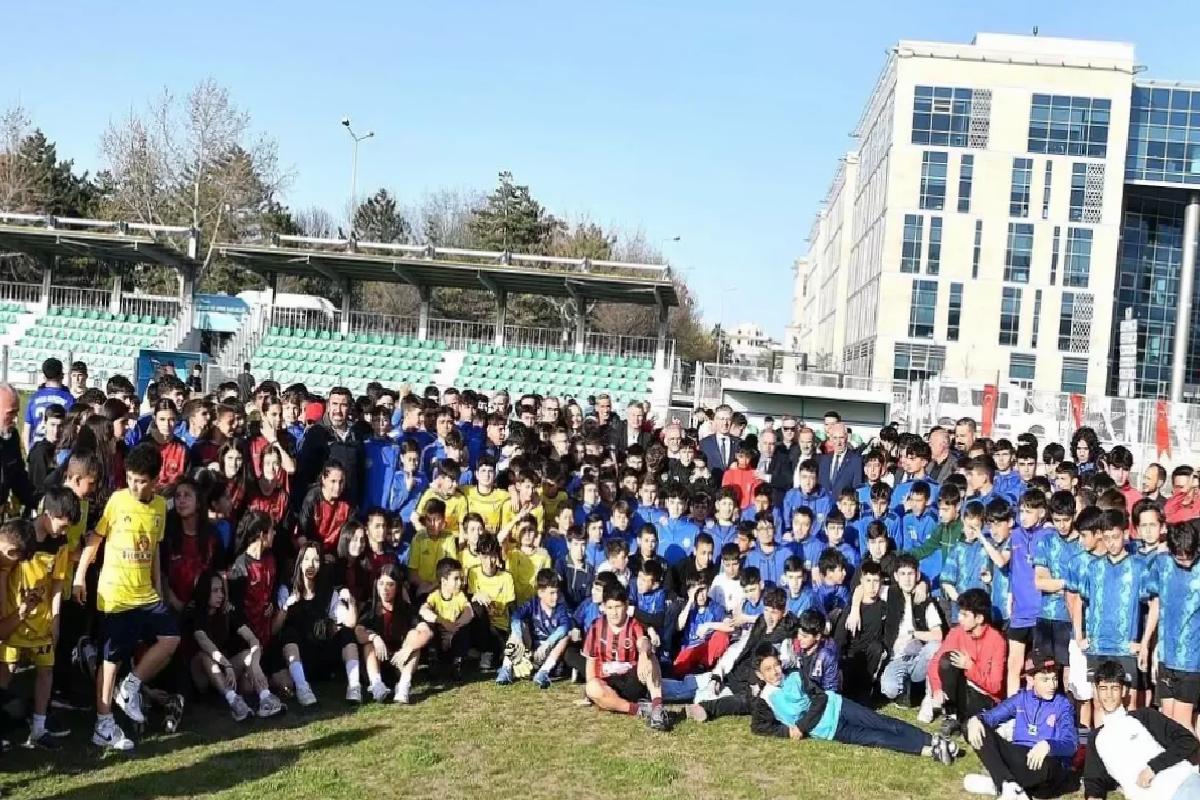 Amatör spora yaklaşık 3 milyon TL’lik malzeme desteği