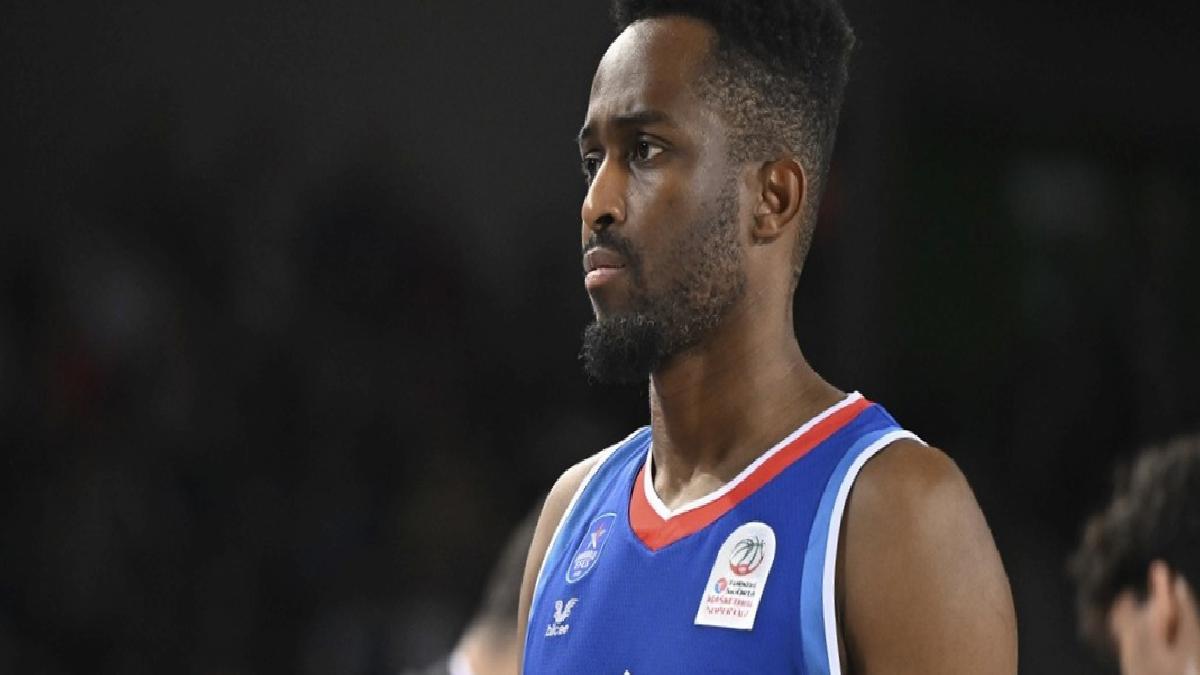 Anadolu Efes’te Rodrigue Beaubois en az 6 hafta sahalardan uzak kalacak