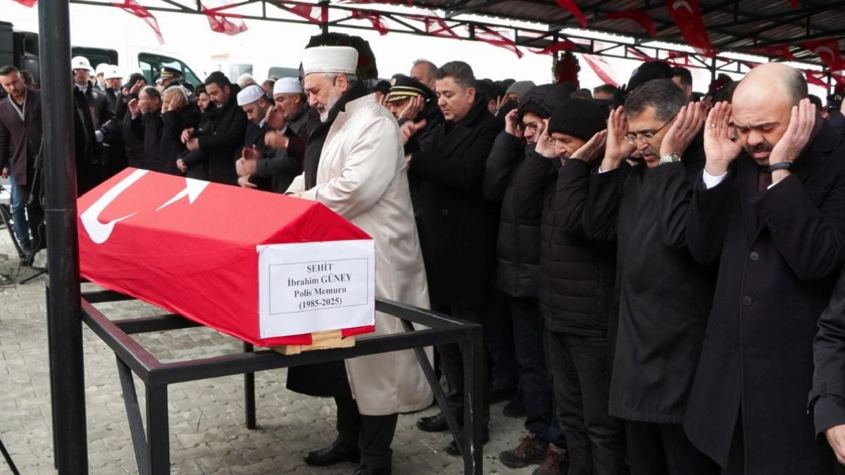 Ankara’da şehit olan polis memuru İbrahim Güney son yolculuğuna uğurlandı