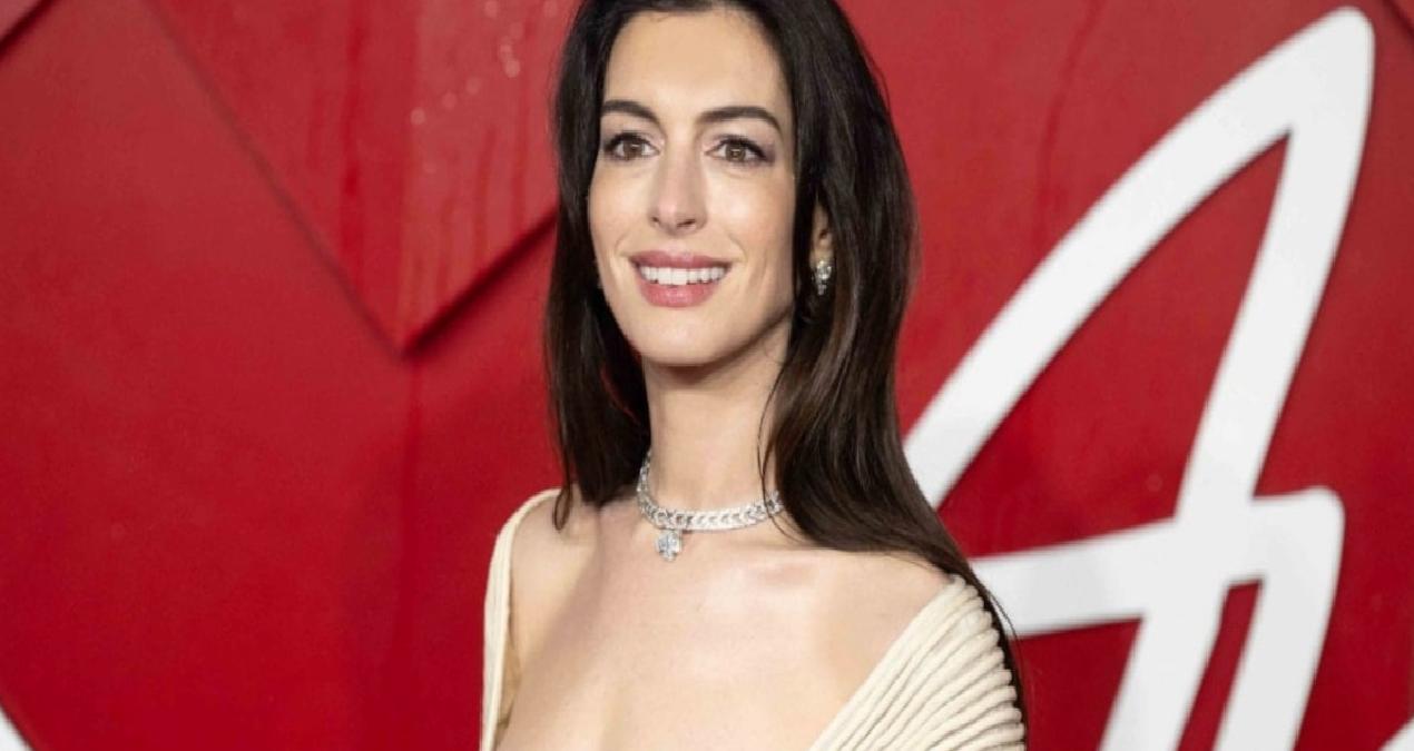 Anne Hathaway’den Arsenal taraftarlarına sürpriz: “Özellikle Rice için…”