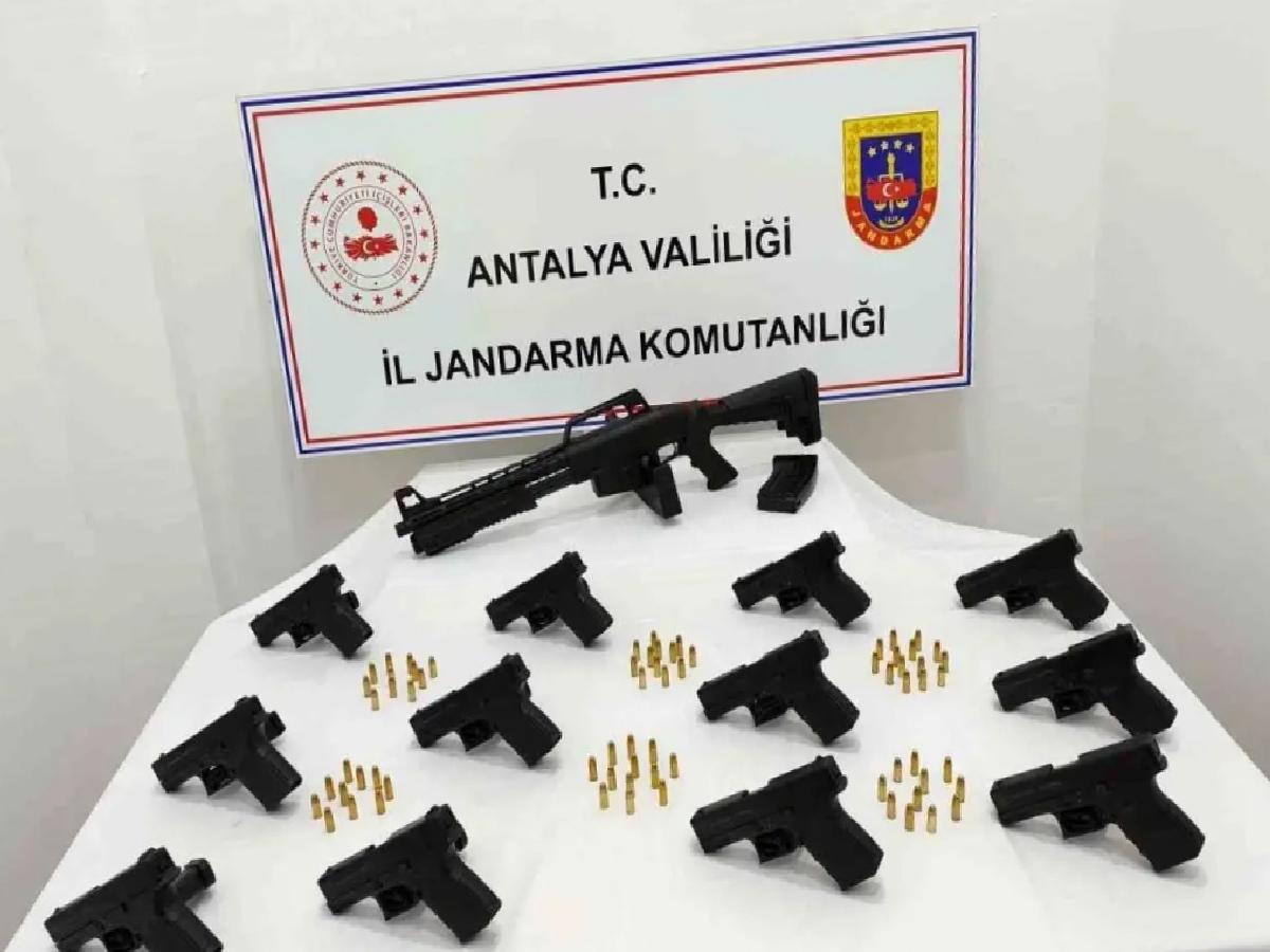 Antalya’da Ruhsatsız Silah Operasyonu