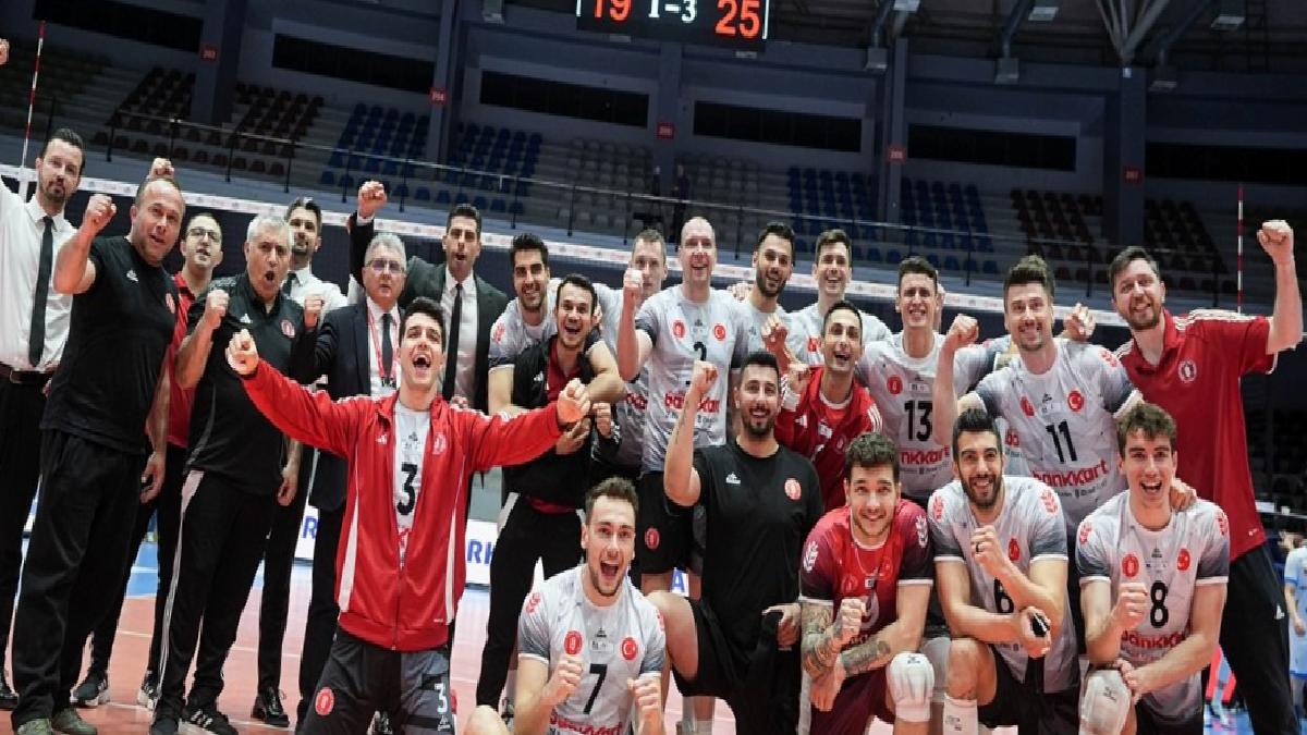 Arkas Spor’u yenen Ziraat Bankkart finale çıktı