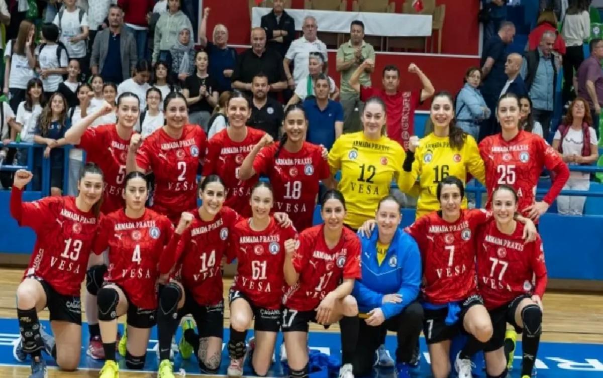 Armada Praxis Yalıkavak, Üsküdar’ı Farklı Yenerek Avantaj Sağladı