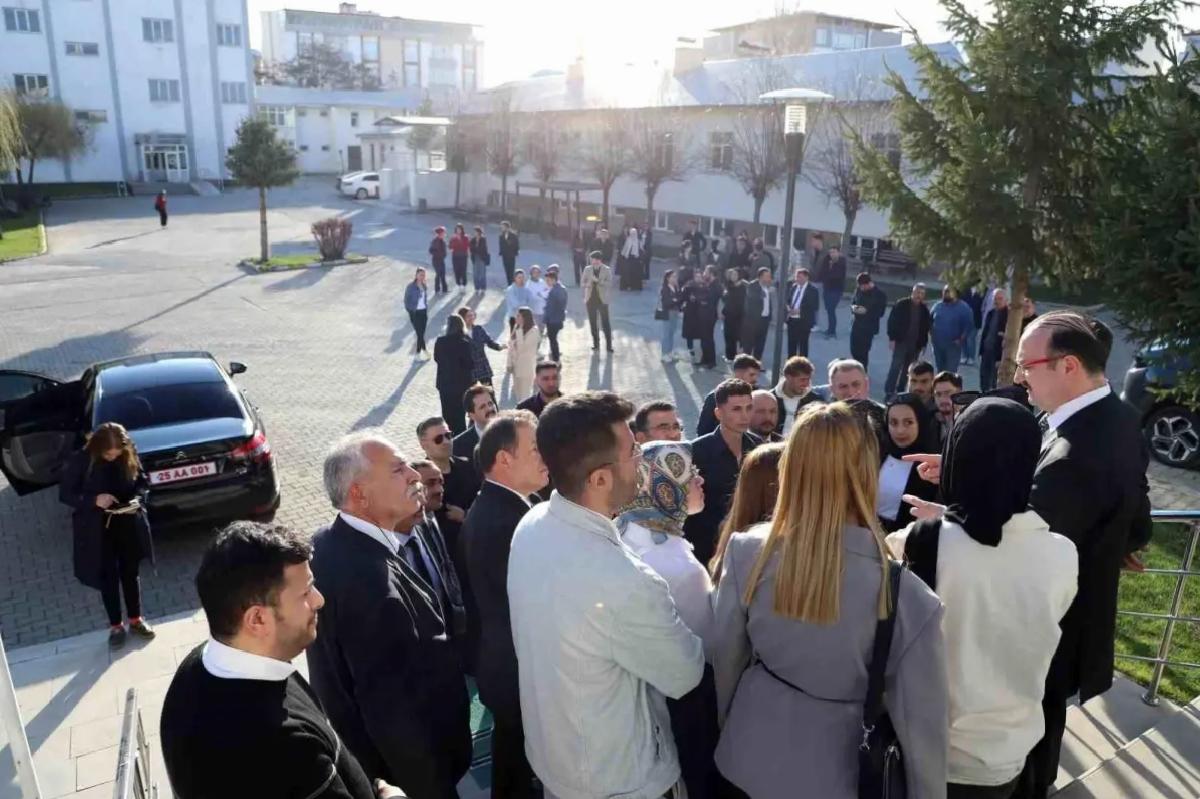 Atatürk Üniversitesi Rektörü İlçelerde Ziyaretler Gerçekleştirdi