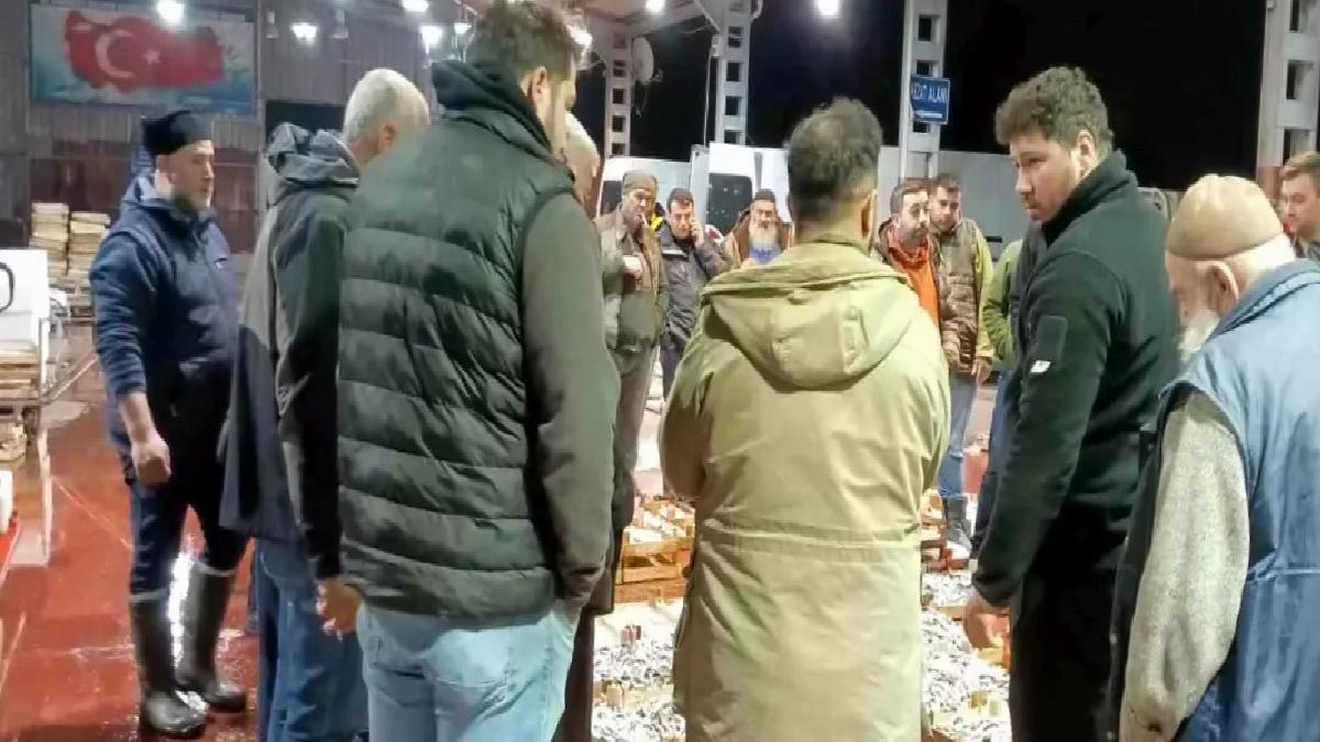 Av Yasağı Başladı, Küçük Tekneler Çalışıyor