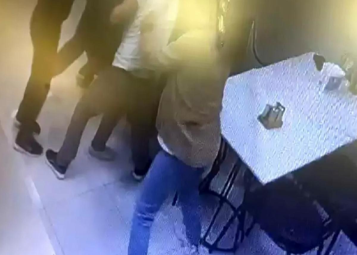 Avcılar’da Bıçaklı Kavga: 19 Yaşındaki Genç Öldürüldü