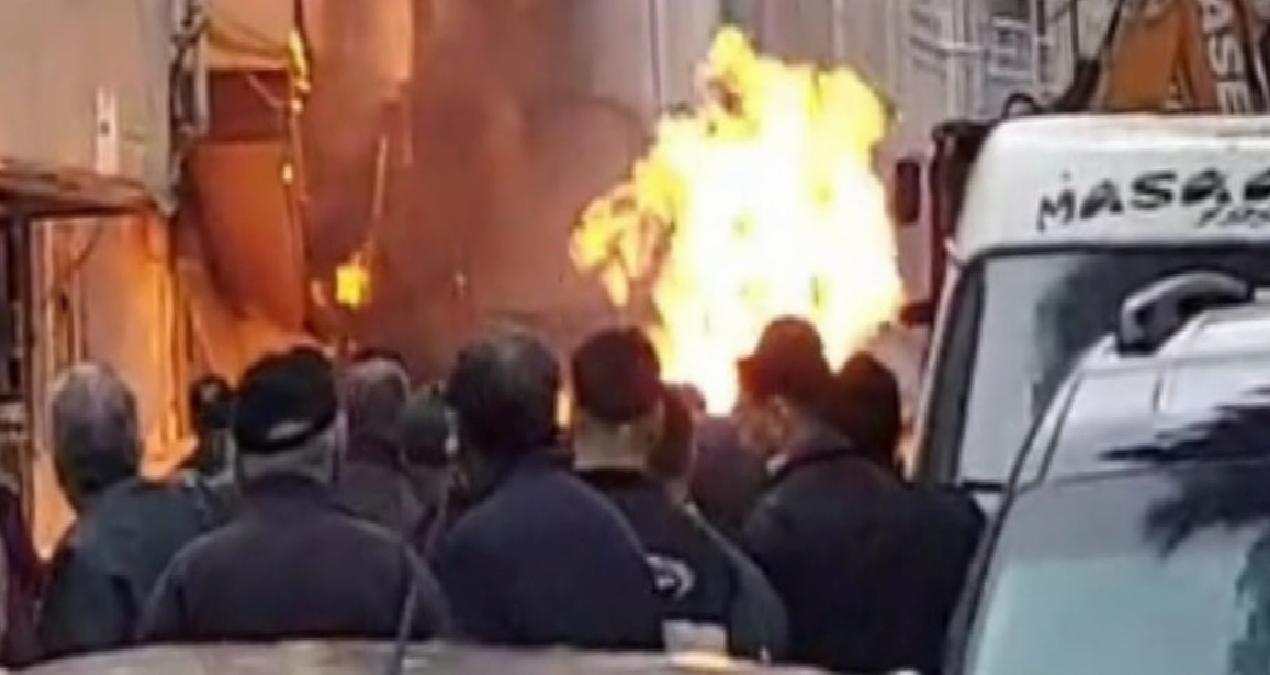 Avcılar’da doğal gaz patladı: 4 katlı binada yangın çıktı
