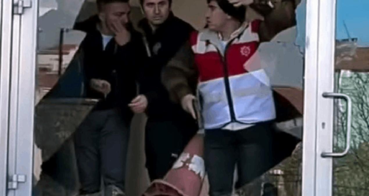Avcılar’da maç sonrası kavga: Stadyumun cam kapısını kırdılar