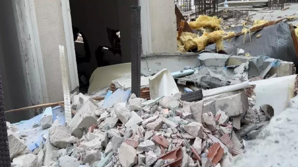 Avcılar’da Yıkımda Beton Blok Düşmesi