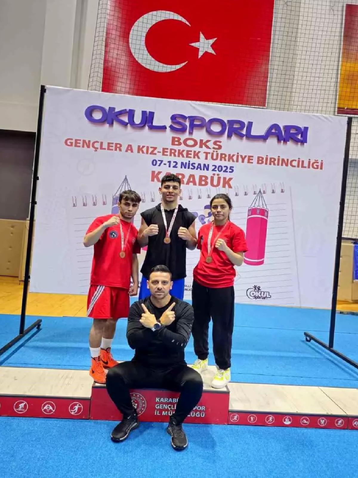 Aydınlı Boksörlerden 3 Altın Madalya