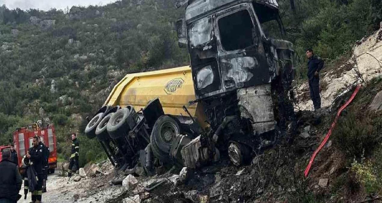 Aynı noktada ikinci kez TIR yangını şoför yanarak can verdi
