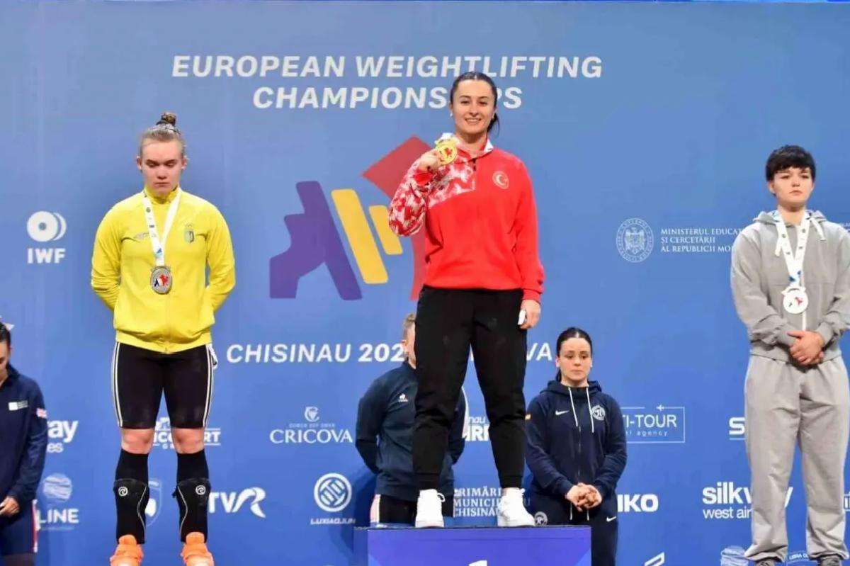 Aysel Özkan Gümüş Madalya Kazandı