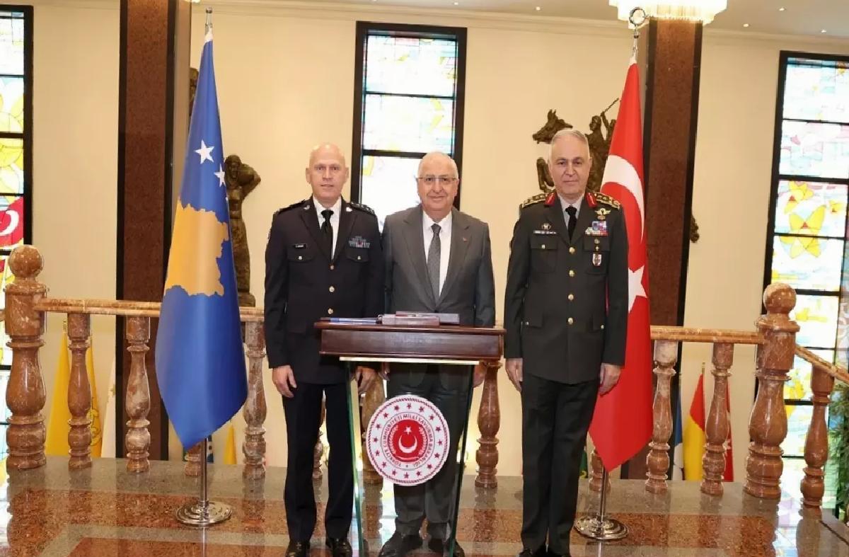 Bakan Güler, Kosova Komutanı Jashari’yi Kabul Etti