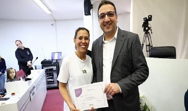 Balçova’da kursiyer annelere sertifika