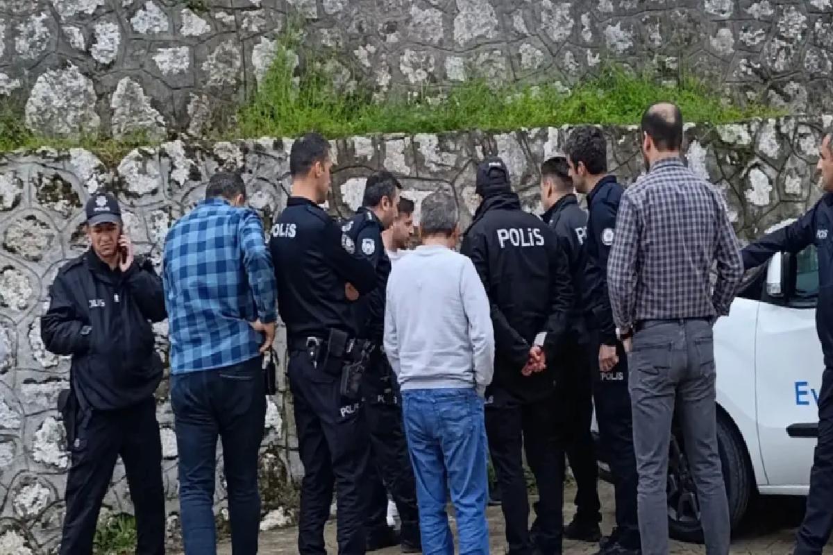 Barışma Teklifi Reddedildi, Kendini Bıçakladı