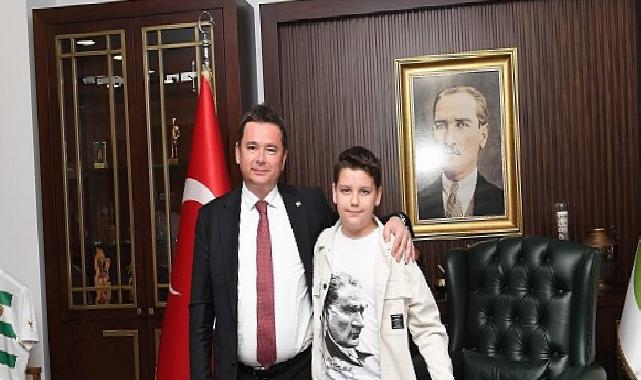 Başkan Aydın koltuğunu çocuklara devretti