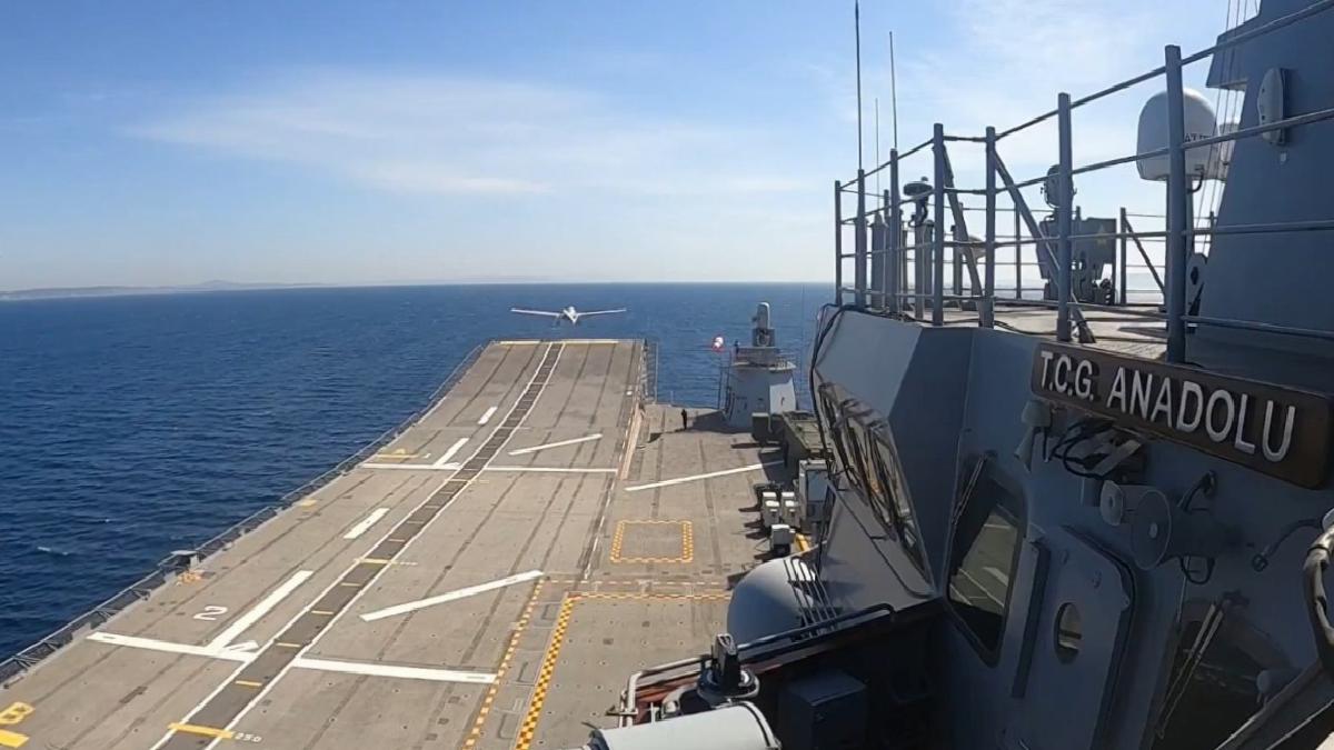 Bayraktar TB3’ün TCG Anadolu testleri sürüyor