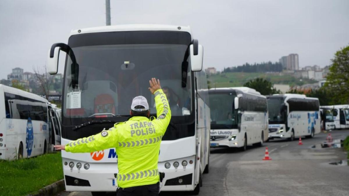 Bayram dönüşü yolcu otobüslerinde kemer denetimi