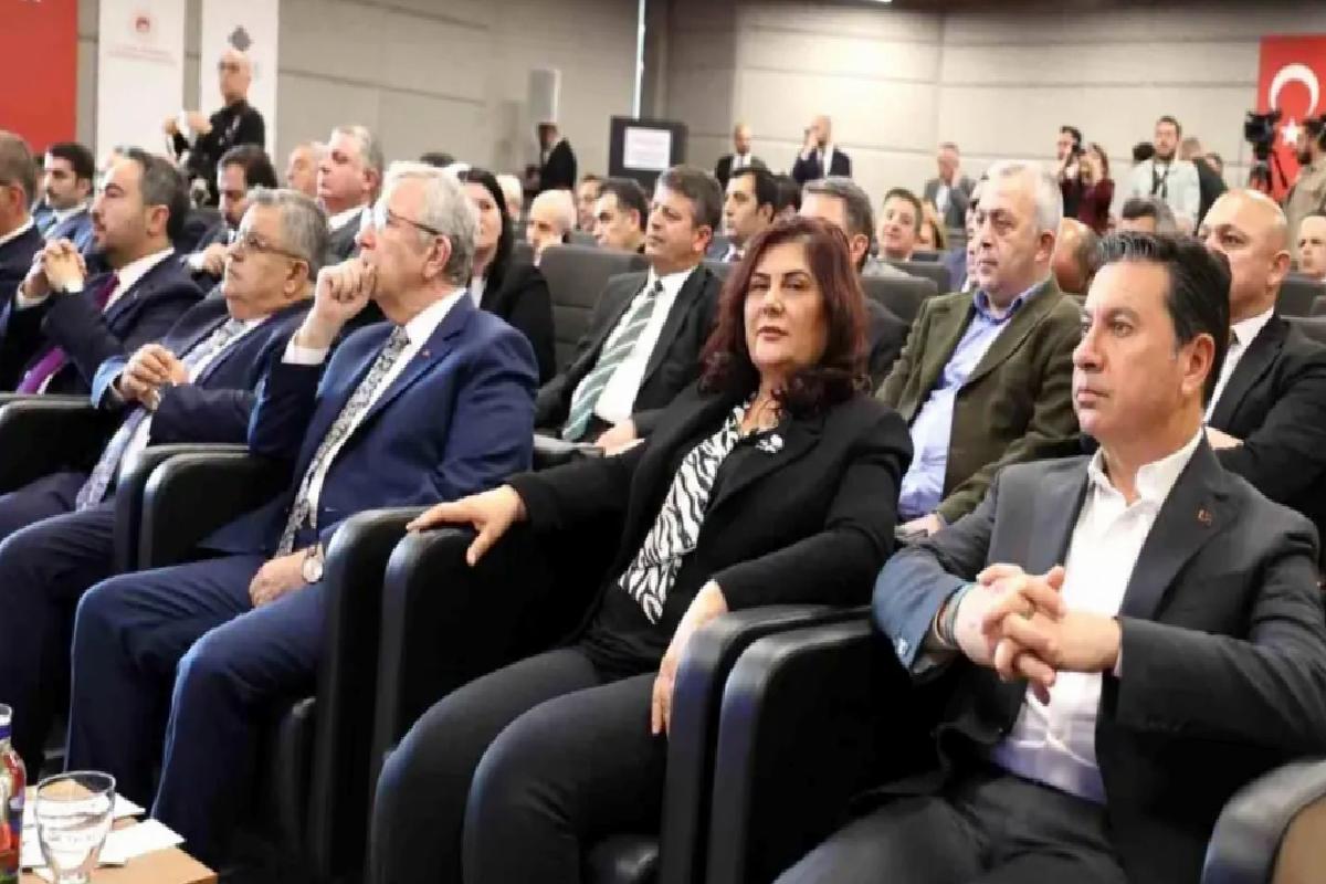 Belediye Başkanları İller Bankası Toplantısında Turizm Kentlerinin Sorunlarını Görüştü