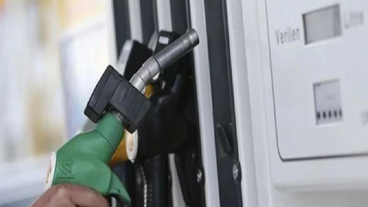 Benzine beklenen zam gelmedi: Gözler otogaza çevrildi