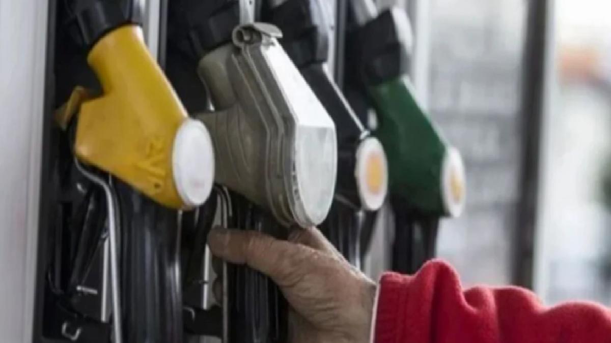 Benzine indirim sonrası zam