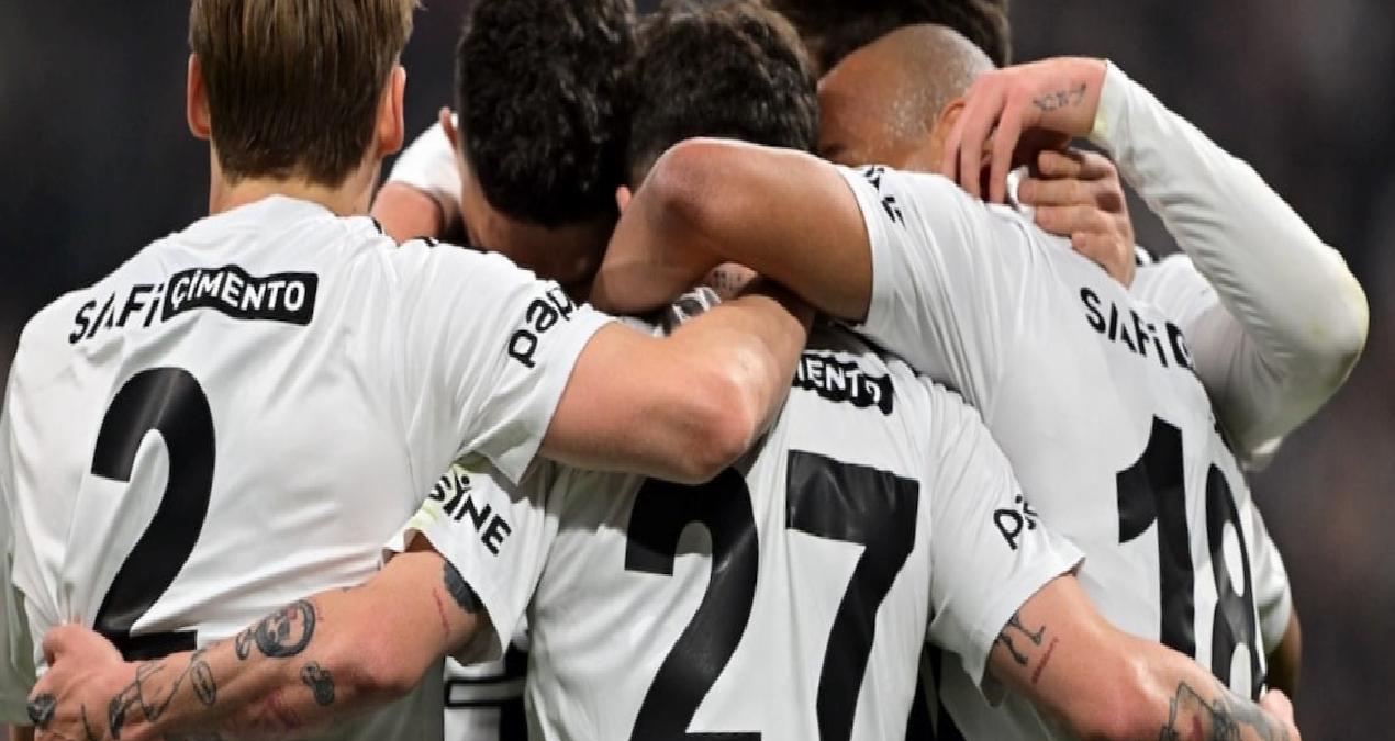 Beşiktaş 3. sıra aşkına