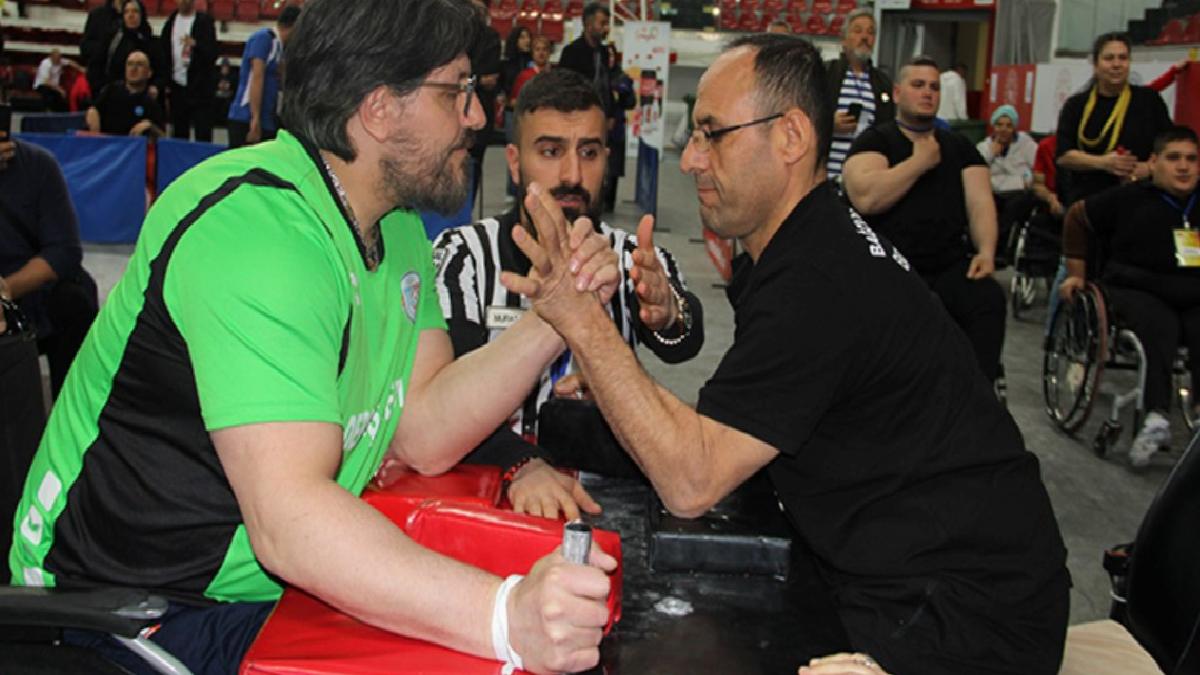 Bilek güreşinde 41. zaferini yaşayan ‘Avatar’ Gökhan Seven