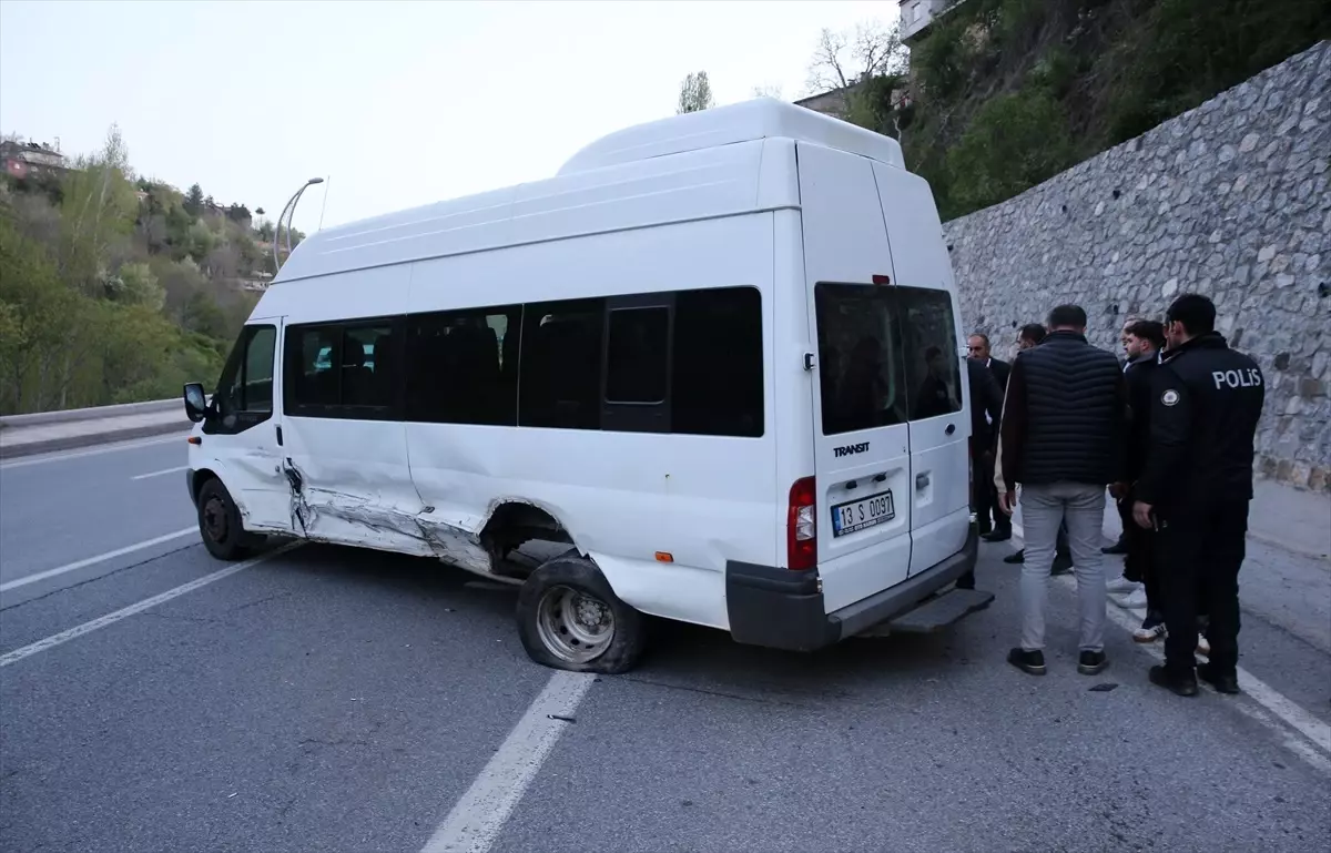 Bitlis’te Kaza: 8 Yaralı