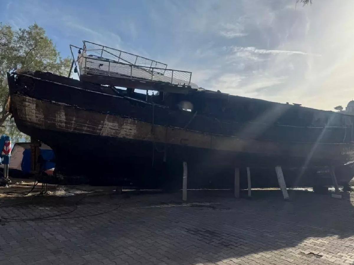 Bodrum’da Yarı Batık Tekne Kurtarıldı