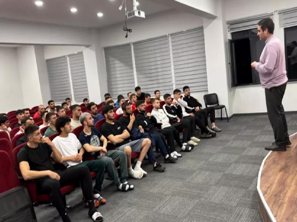 Boks Antrenörlerine Dünya Konferansı