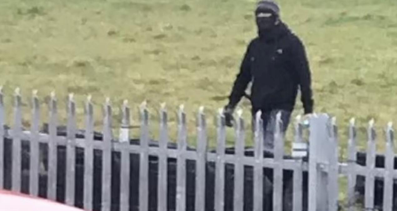 Böyle komşu düşman başına! Aldıkları arsa hayatlarını cehenneme çevirdi