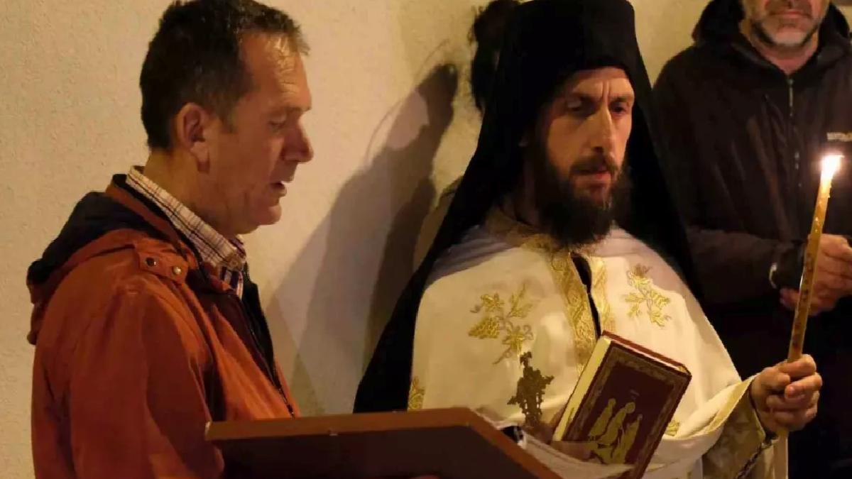 Bozcaada’da Paskalya Ayini Düzenlendi
