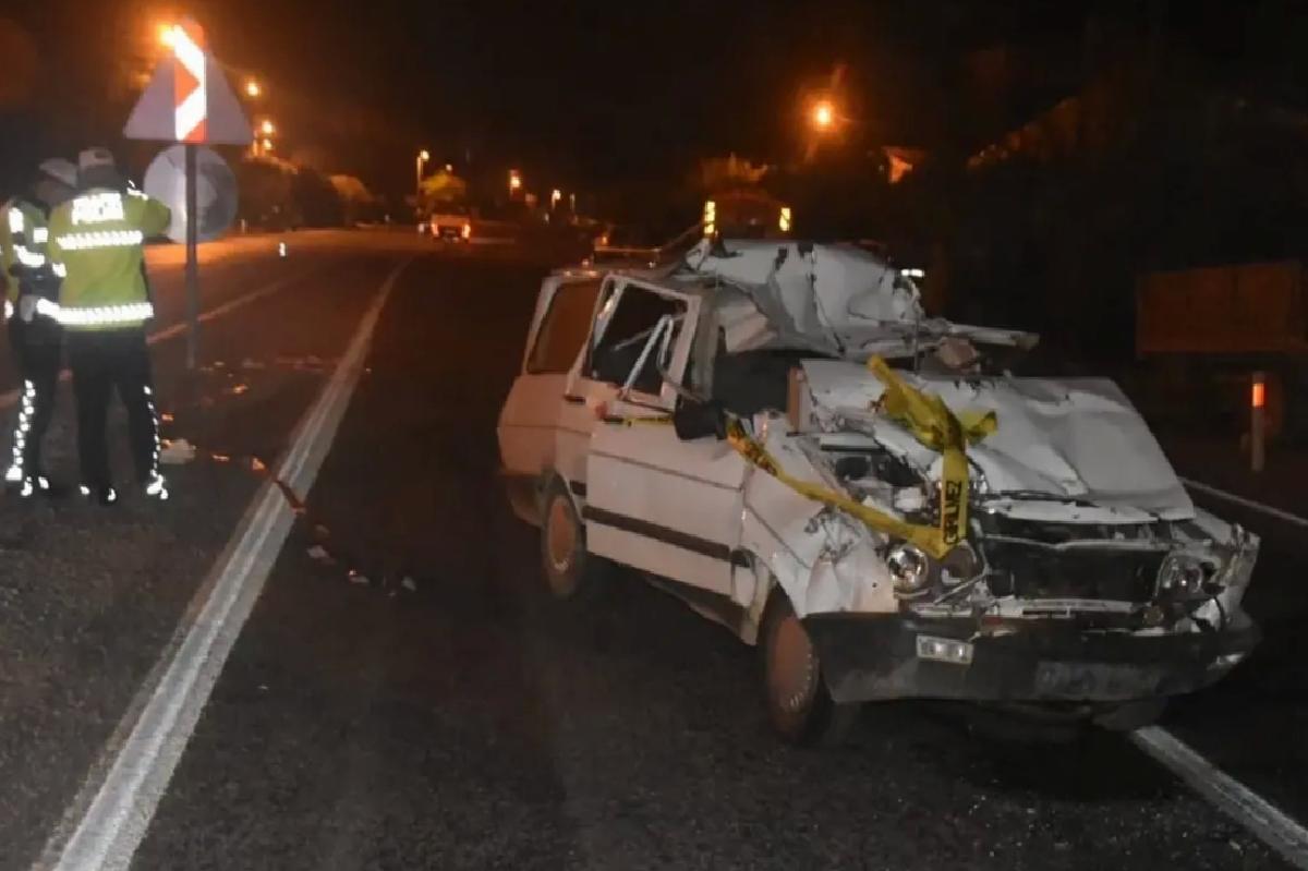 Bozyazı’da Tırla Çarpışan Sürücü Hayatını Kaybetti