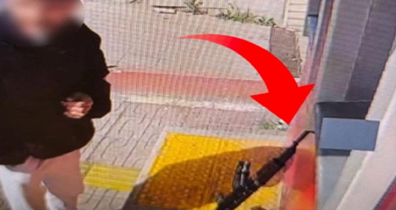 Bu ne rahatlık? Tüfeğini ATM’ye dayayıp para çekti