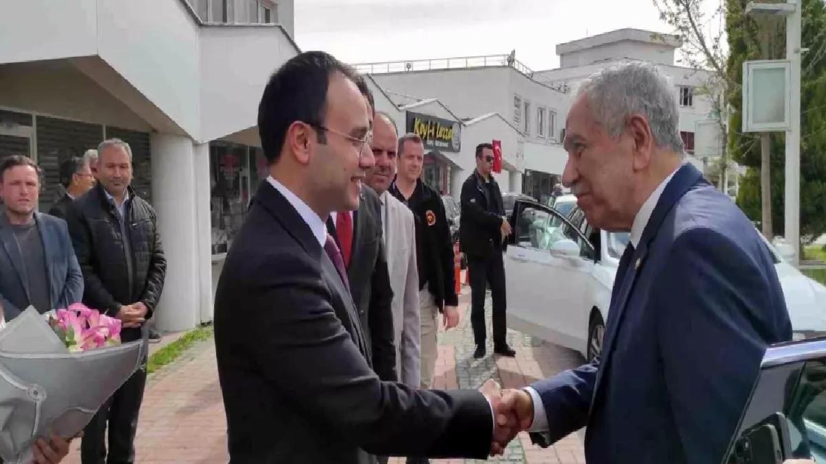 Bülent Arınç ve Oğlu Selendi’yi Ziyaret Etti