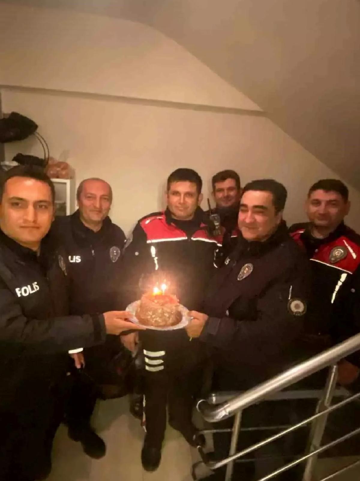 Burdur’da Polislere Sürpriz Kutlama