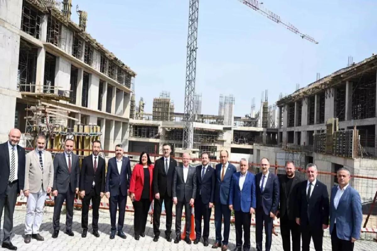 Bursa Teknik Üniversitesi’nde Yeni Yurt ve Fakülte İnşaatları İncelendi