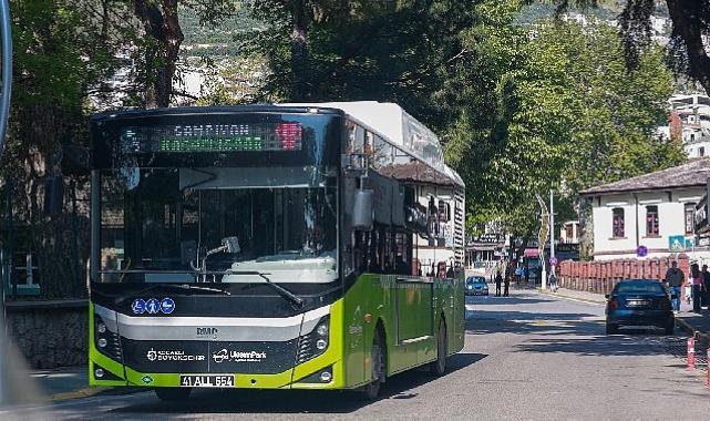 Büyükşehir’in otobüsleri ve tramvayda “Şampiyon Kocaelispor” yazdı
