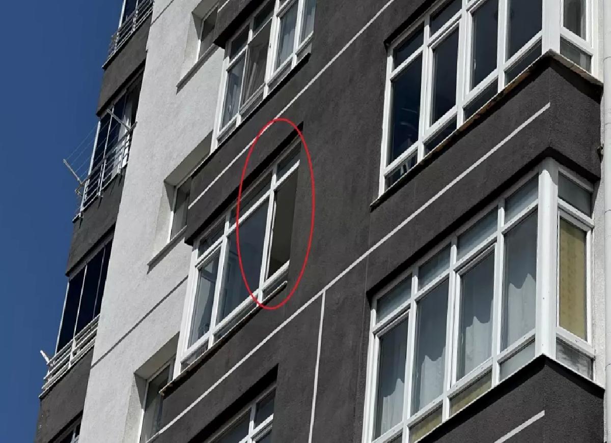 Cam Silerken Düşen Kadın Ağır Yaralandı