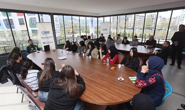 Canik Belediyesi, Bağımlılık ve Bağımlılıkla Mücadele Semineri gerçekleştirdi.